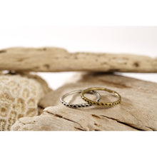 Cargar imagen en el visor de la galería, ANILLO MAGIC RAIN